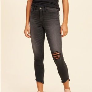 Hollister advanced stretch high rise crop Jean